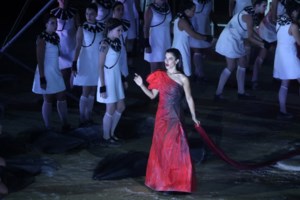 "Έφαγε πόρτα" η Κατερίνα Σαλακά στη συναυλία της Μαρίνας Σάττι στον Λυκαβηττο - Τι συνέβη; - εικόνα 2