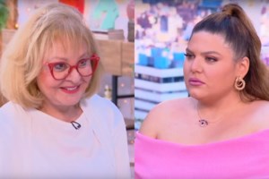 Η Δανάη Μπάρκα απάντησε στα αρνητικά σχόλια που δέχεται τις τελευταίες ώρες – "Όλοι δείχνουμε έμπρακτα τι είμαστε"